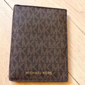 Like New Michael Kors Passport Wallet